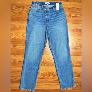 Abercrombie and Fitch Curve Love 90’s Straight Ultra High Rise Jeans 29/8 NWT